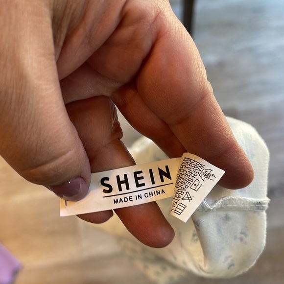 2 great young teens crop tops. Both from Shein and size L. - Picture 6 of 8